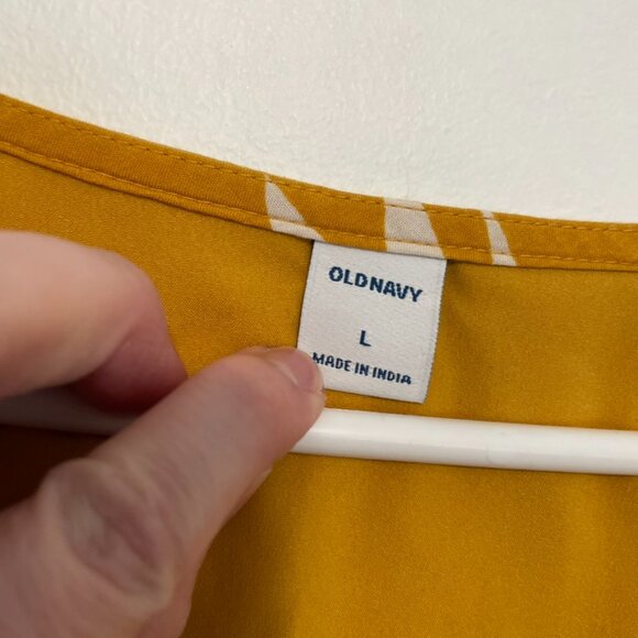 OLD NAVY Waist Defined V-Neck Dress Mustard Yellow White Floral Cap Sleeve Knee - Picture 7 of 14